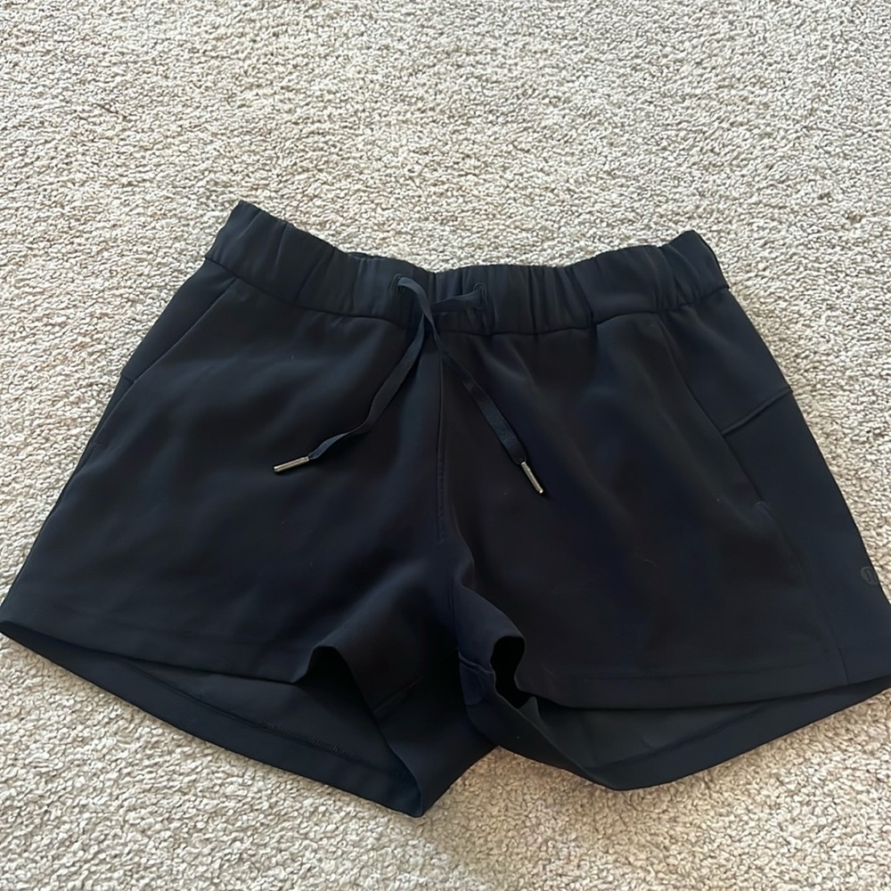 Size 6, Lulelemon drawstring athletic shorts